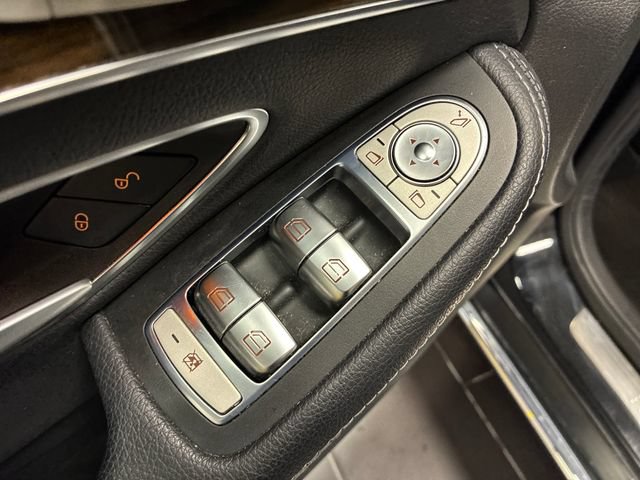 Used 2018 Mercedes-Benz C 300 4MATIC Sedan image 11