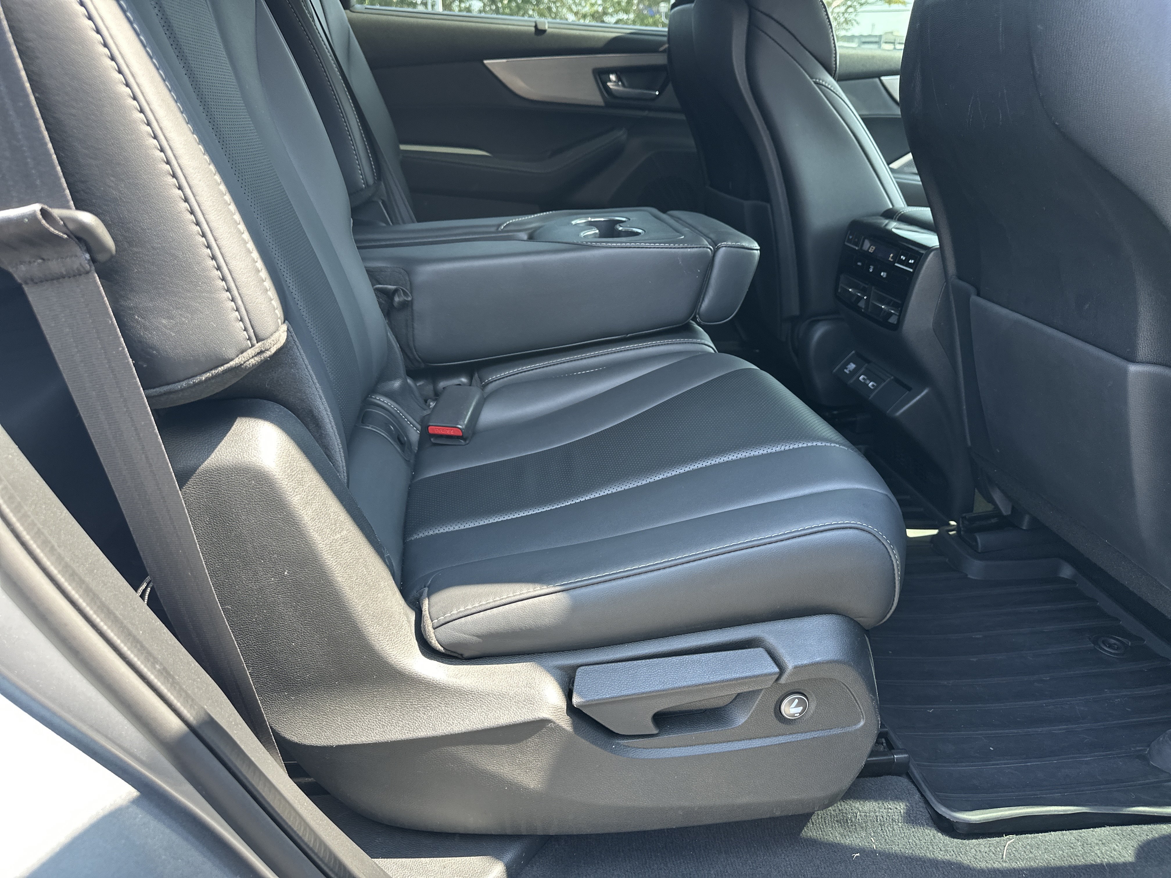 Used 2023 Acura MDX w/ Technology Package AWD/4WD image 17