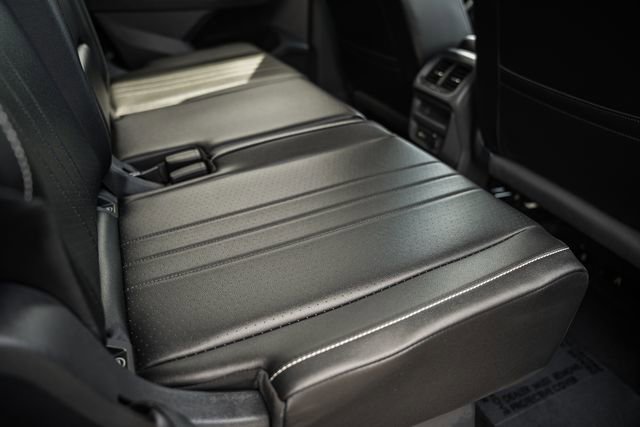 Used 2022 Volkswagen Tiguan SE FWD image 32