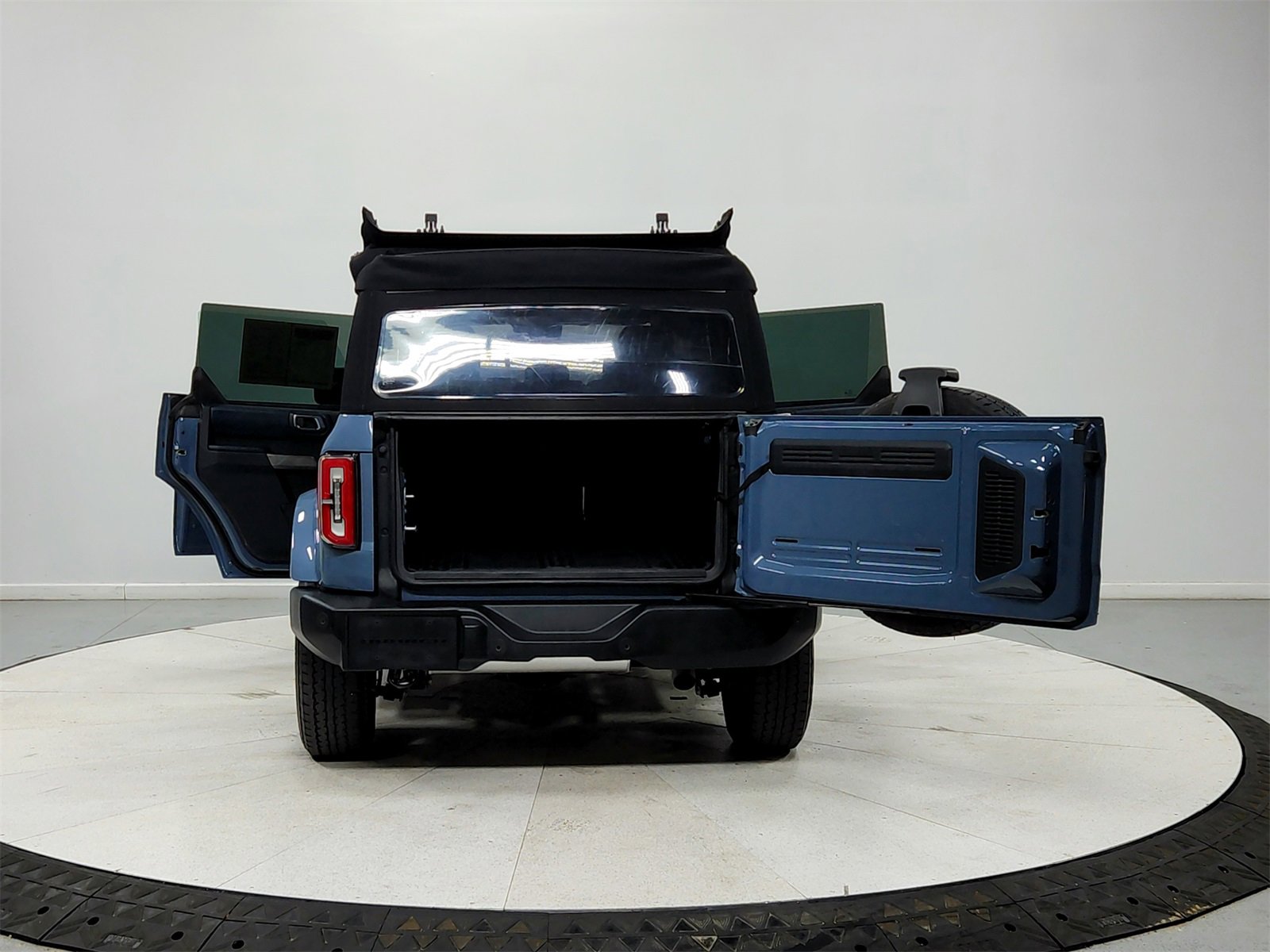 Used 2023 Ford Bronco Outer Banks image 14