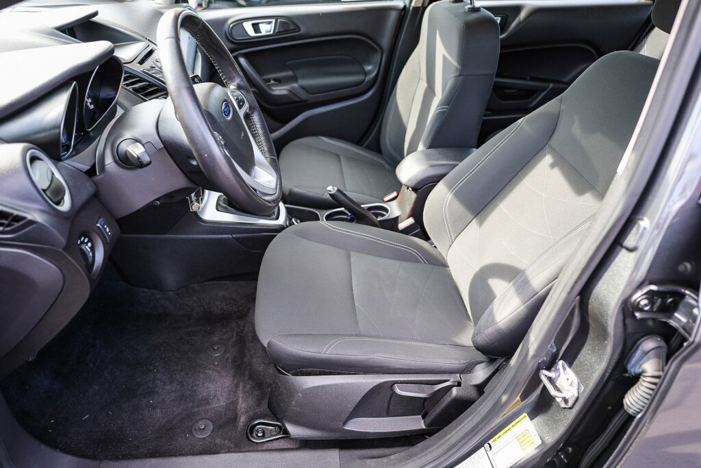 Used 2016 Ford Fiesta SE image 8