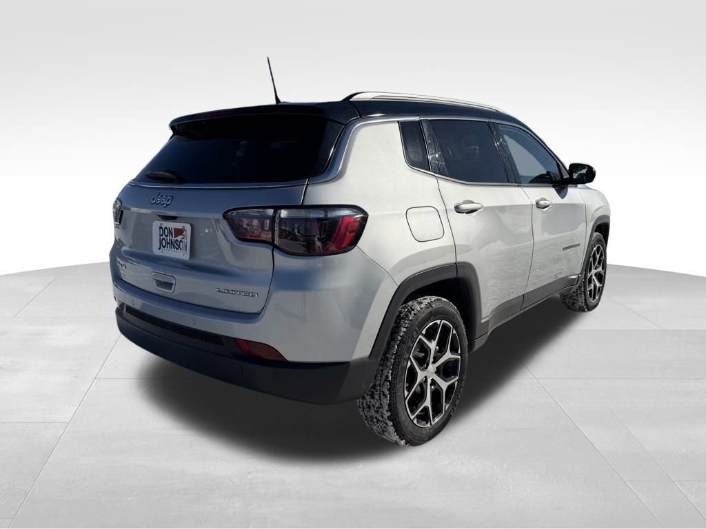 Used 2024 Jeep Compass Limited image 28
