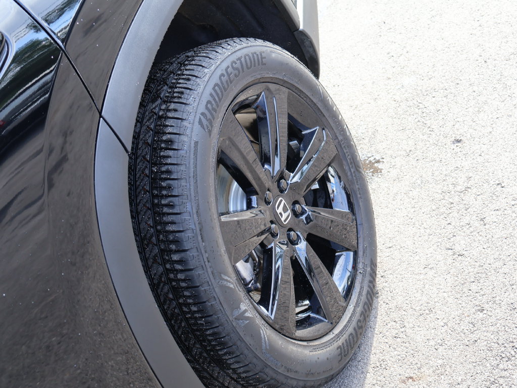 Certified 2025 Honda Pilot Black Edition image 36