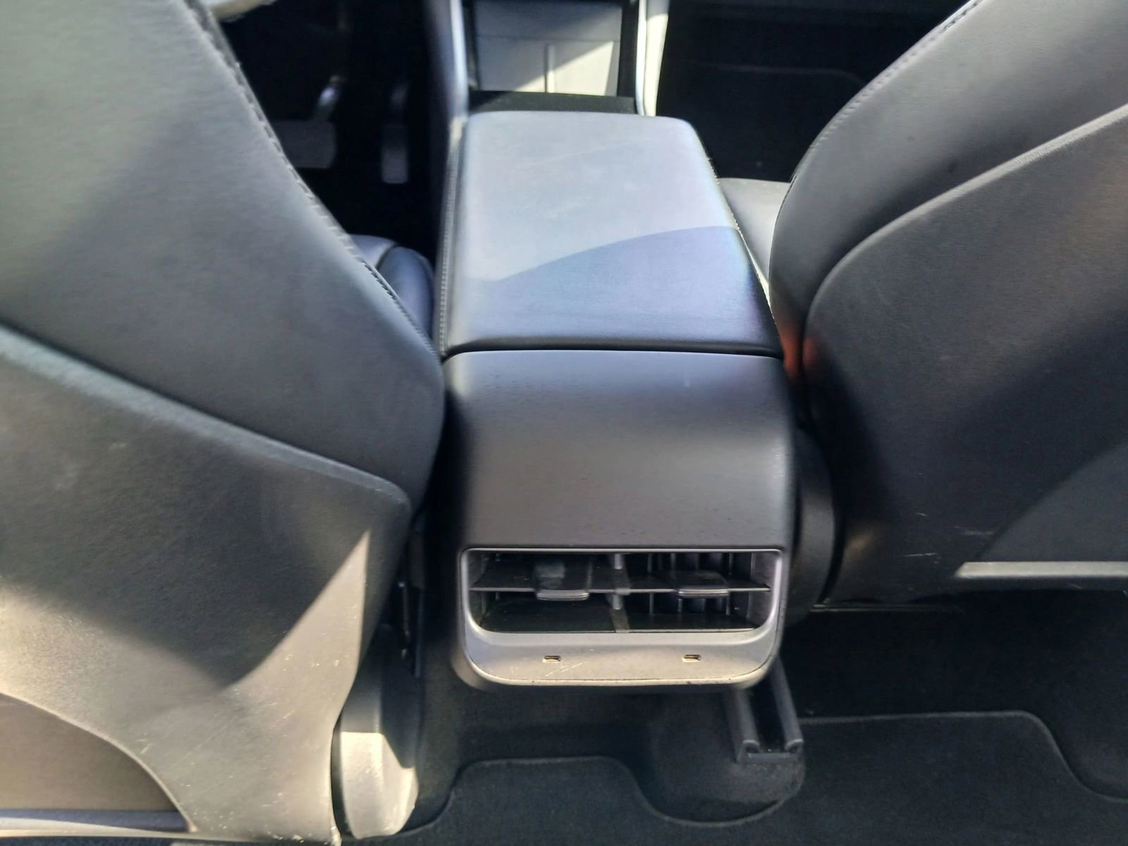 Used 2021 Tesla Model Y 2WD image 28