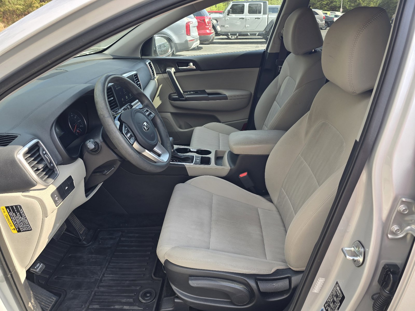 Used 2021 Kia Sportage LX image 11