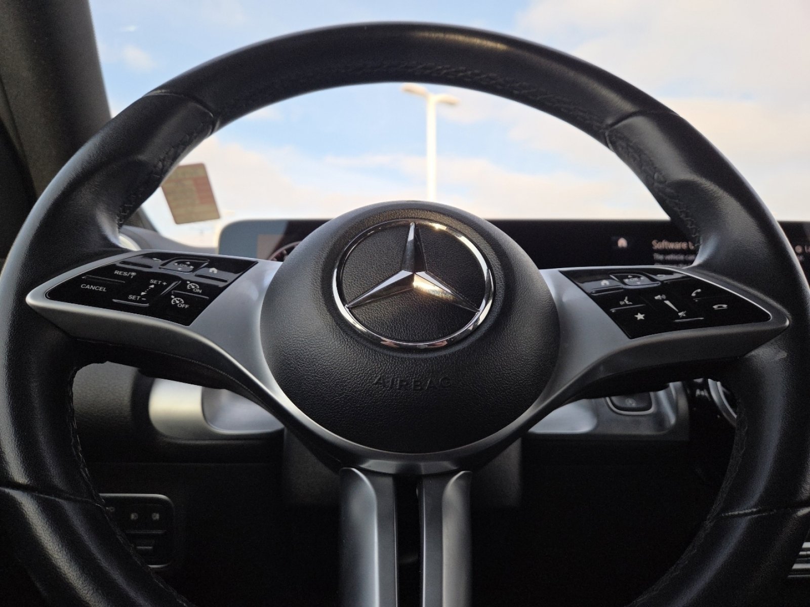 Used 2024 Mercedes-Benz GLB 250 image 24