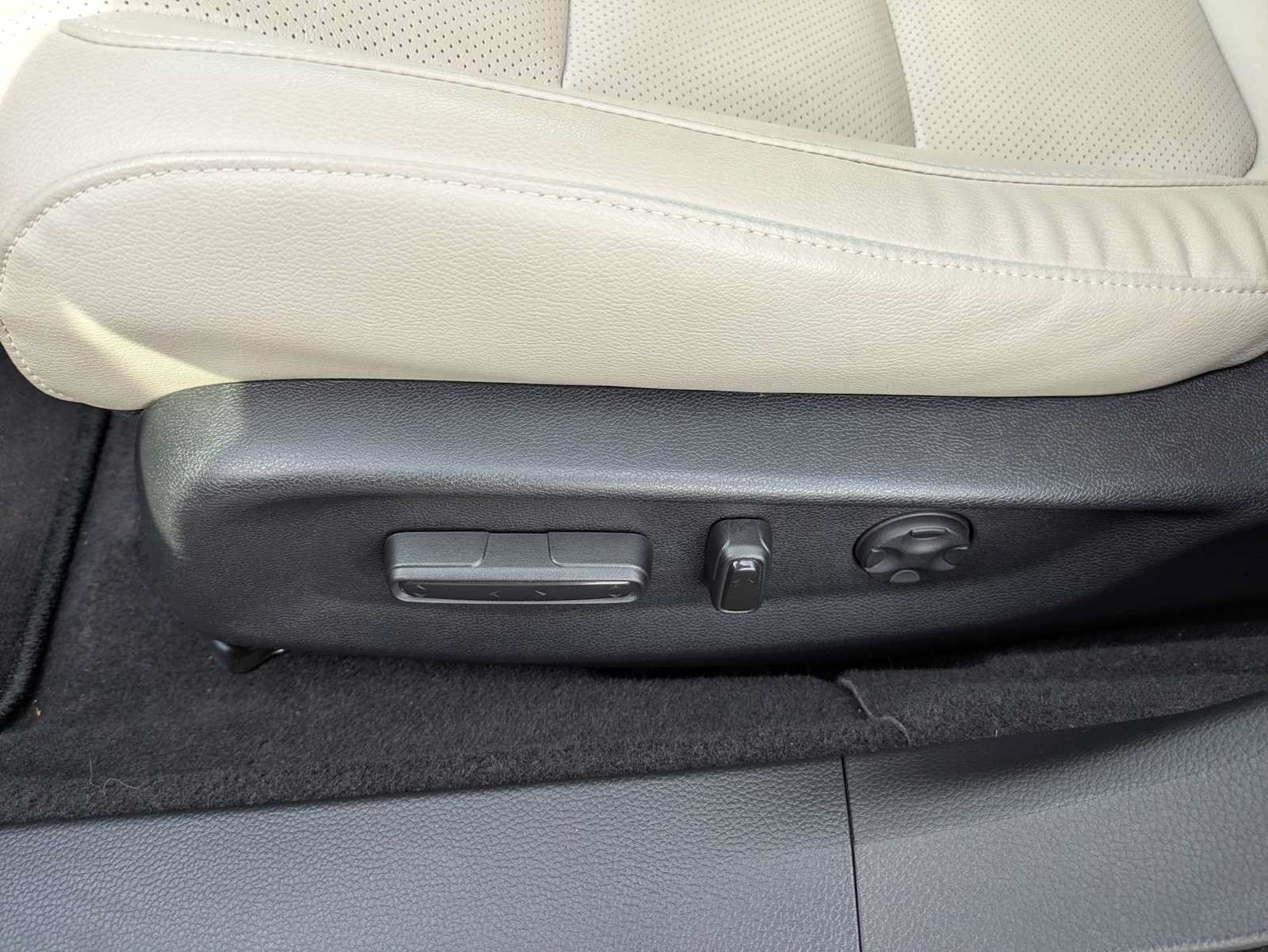 Used 2018 Honda Accord EX-L image 6