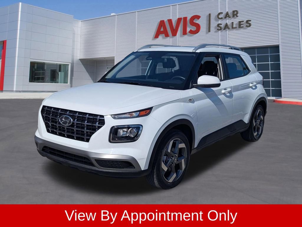 Used 2025 Hyundai Venue SEL FWD image 1