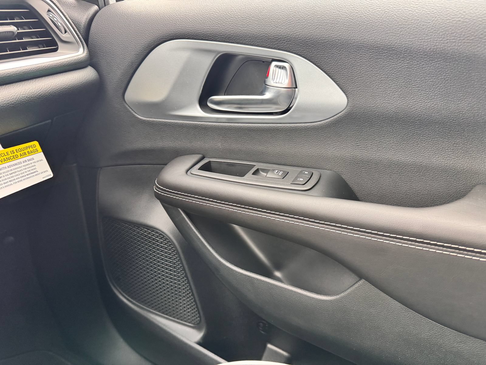 New 2026 Chrysler Pacifica Limited w/ S Appearance Package FWD image 22