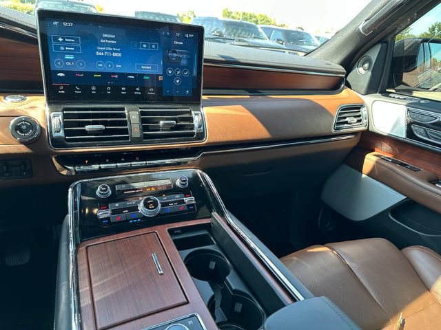 Used 2022 Lincoln Navigator Reserve image 22