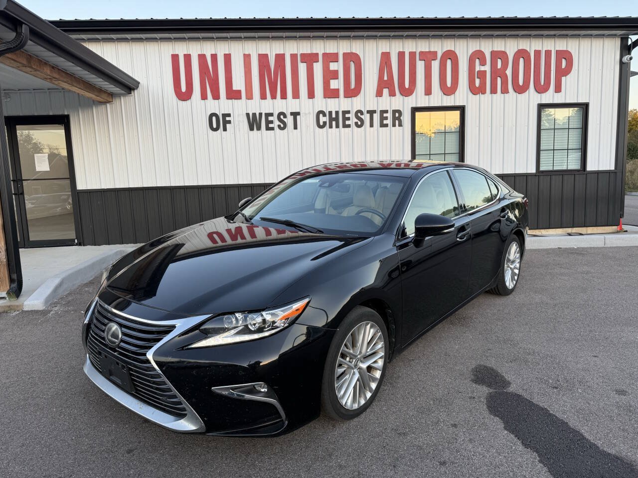 Used 2016 Lexus ES 350 w/ Luxury Package w/Wood Trim FWD image 1