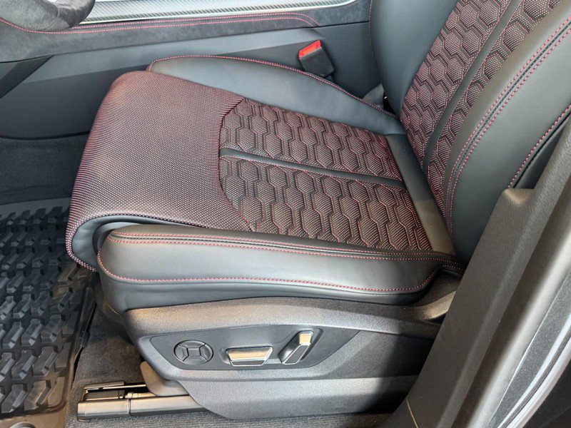 New 2025 Audi RS Q8 performance image 17