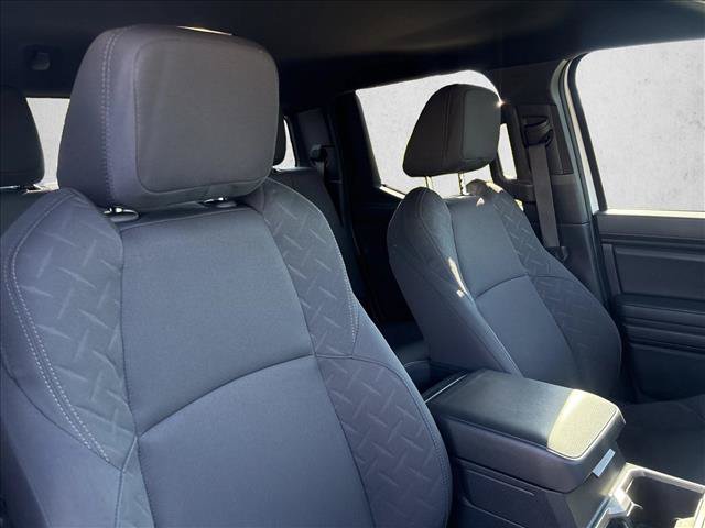 Certified 2025 Toyota Tacoma SR5 AWD/4WD image 28