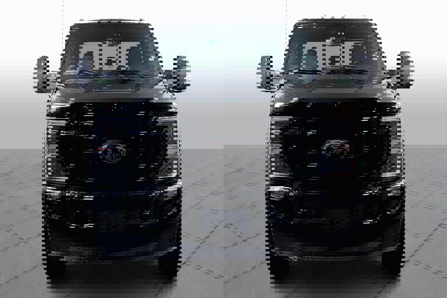 Used 2022 Ford F250 Lariat w/ Lariat Ultimate Package image 4