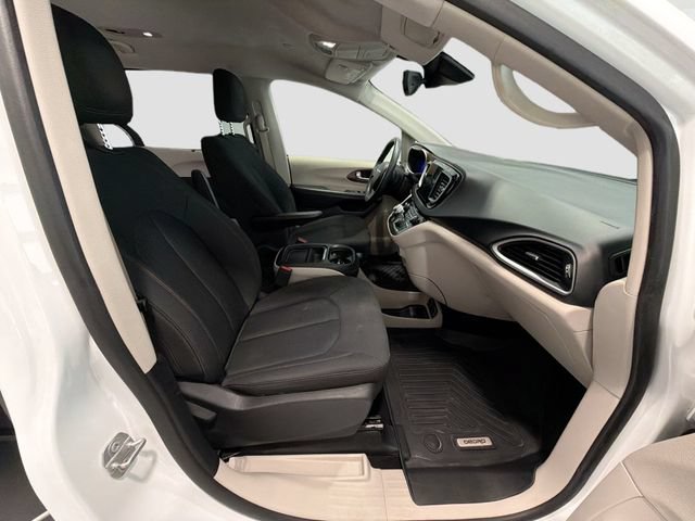 Used 2019 Chrysler Pacifica Touring Plus w/ Advanced Safetytec Group FWD image 25