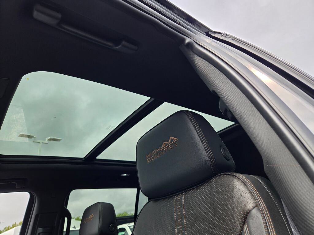 New 2026 Chevrolet Tahoe High Country AWD/4WD image 22