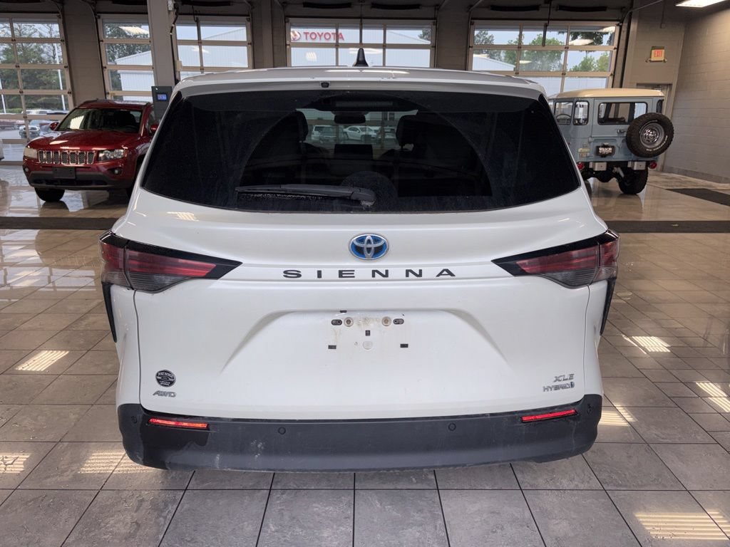 Used 2021 Toyota Sienna XLE AWD/4WD image 5