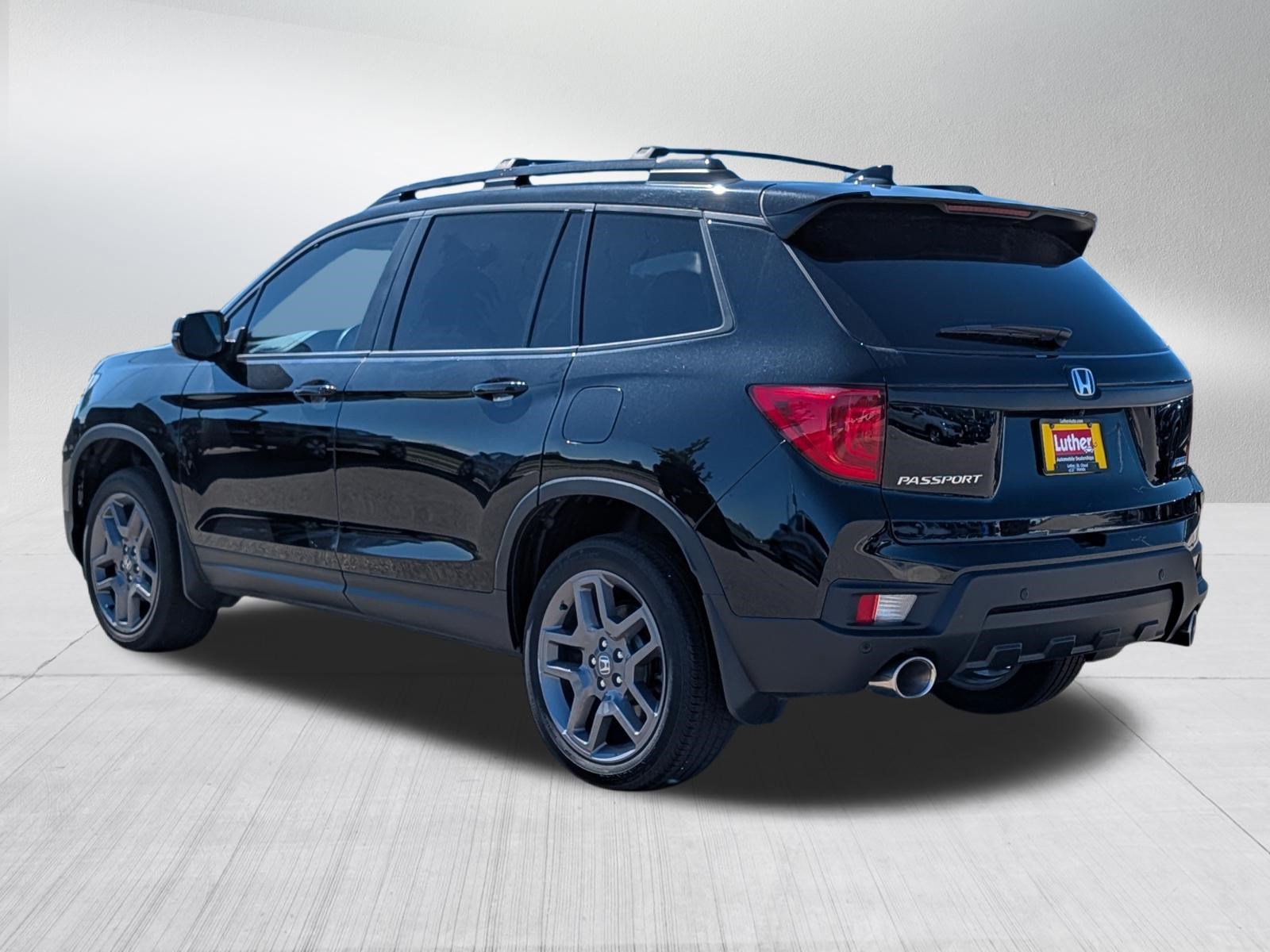 Used 2023 Honda Passport EX-L image 5