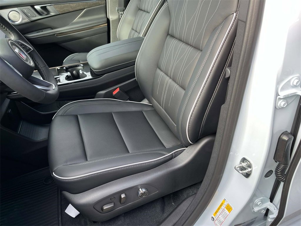 New 2026 Buick Enclave Avenir image 24