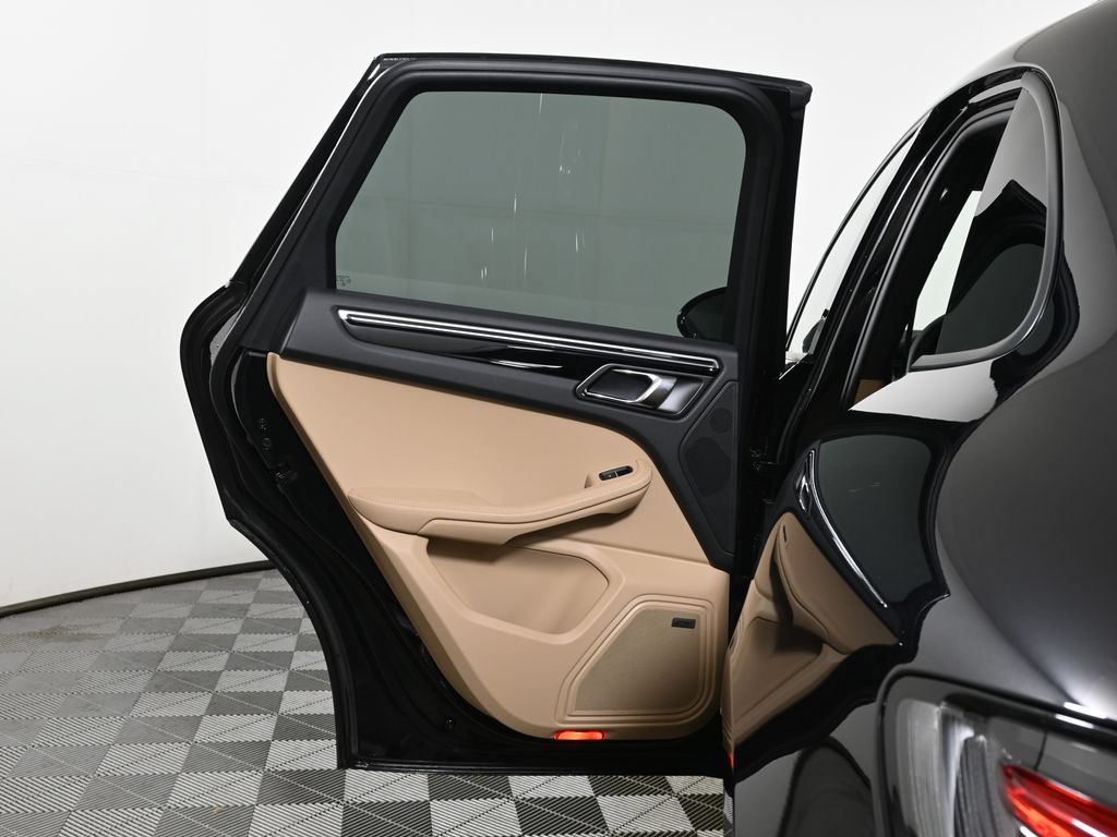 New 2026 Porsche Macan AWD/4WD image 35