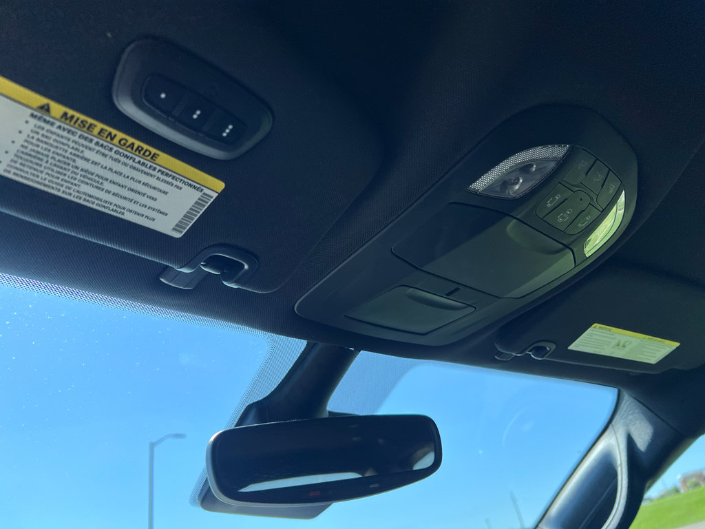 Used 2025 Chrysler Pacifica Select FWD image 28
