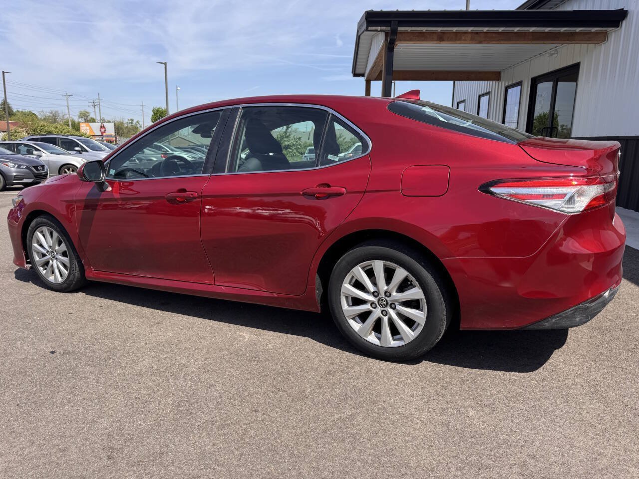 Used 2020 Toyota Camry LE FWD image 11