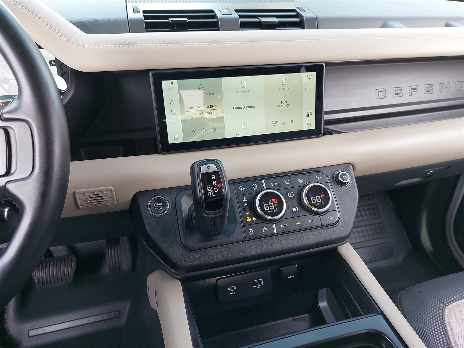 Used 2024 Land Rover Defender 90 X-Dynamic SE image 19