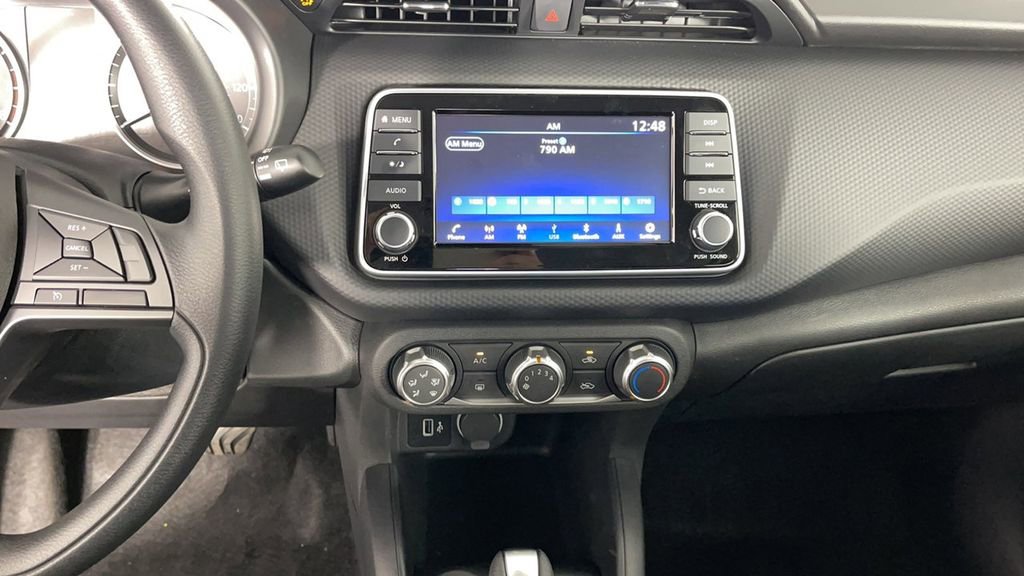 New 2025 Nissan Kicks Play S image 16