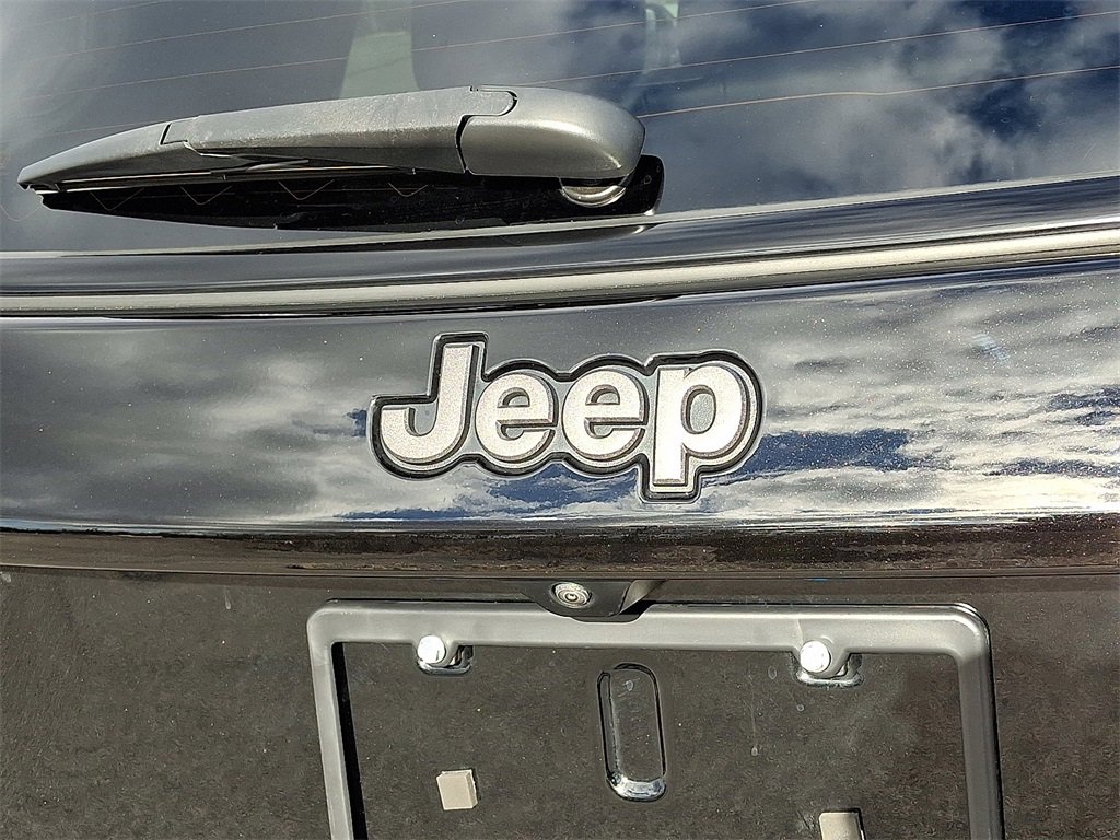 Used 2024 Jeep Compass Latitude w/ Convenience Group image 29