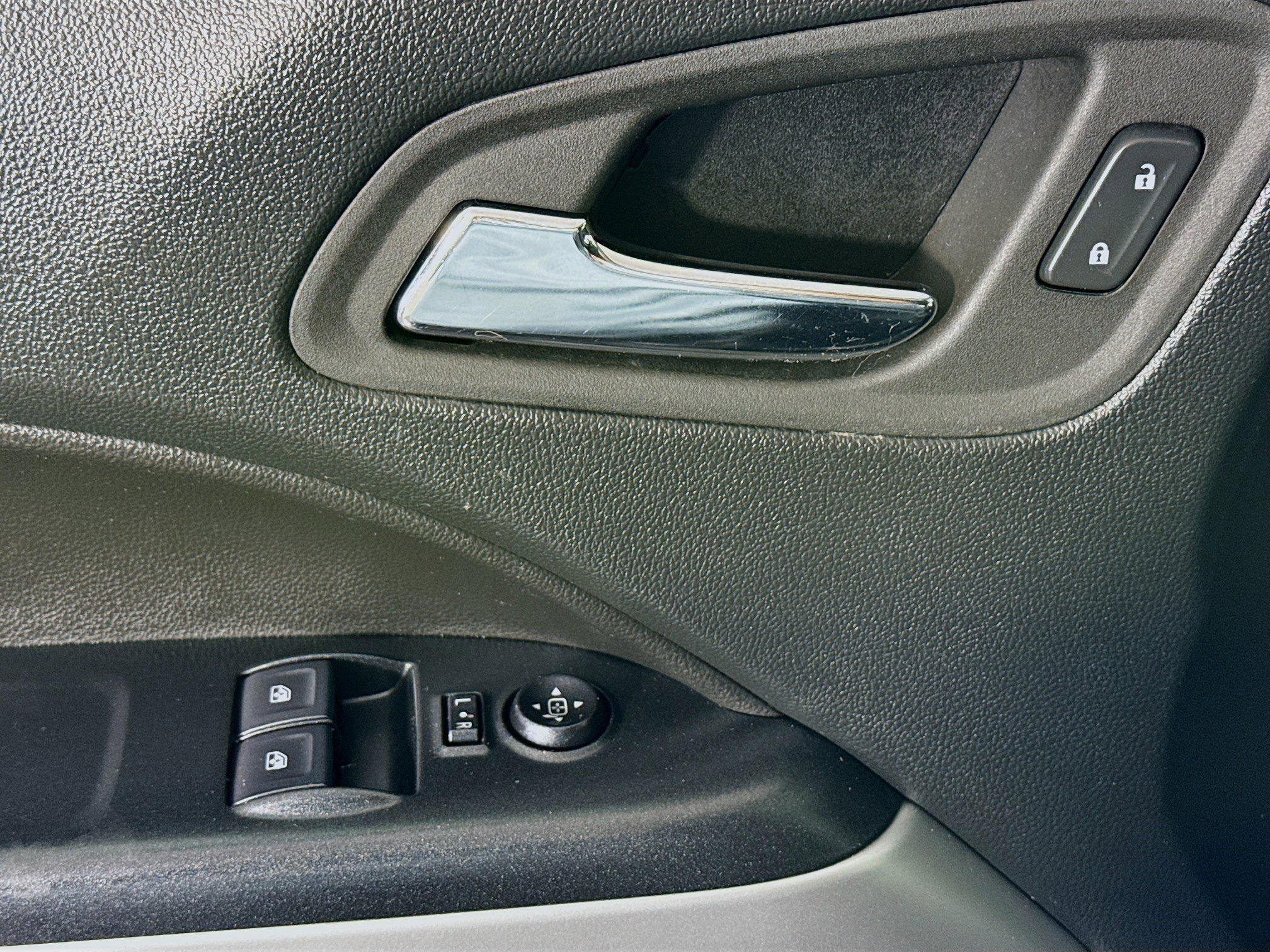 Used 2022 Chevrolet Colorado LT w/ Fleet Safety Package image 23