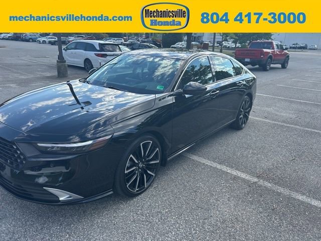 Used 2023 Honda Accord Touring image 1