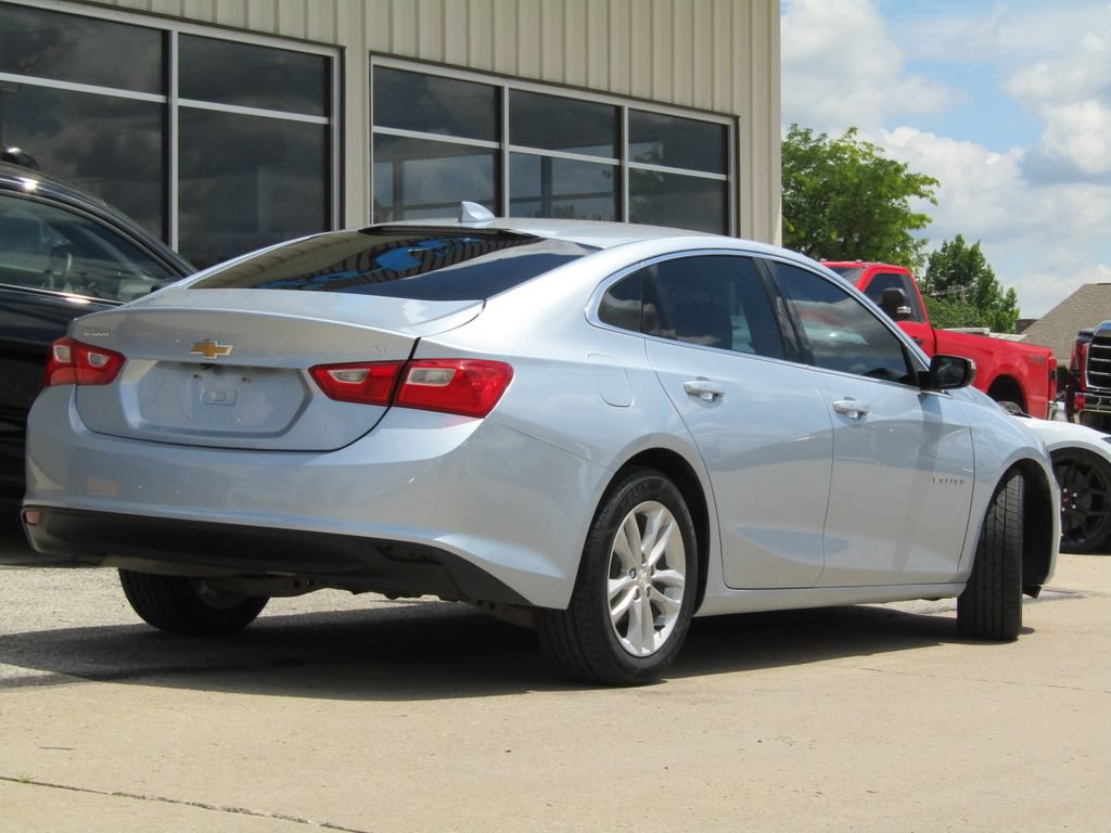 Used 2018 Chevrolet Malibu LT FWD image 3
