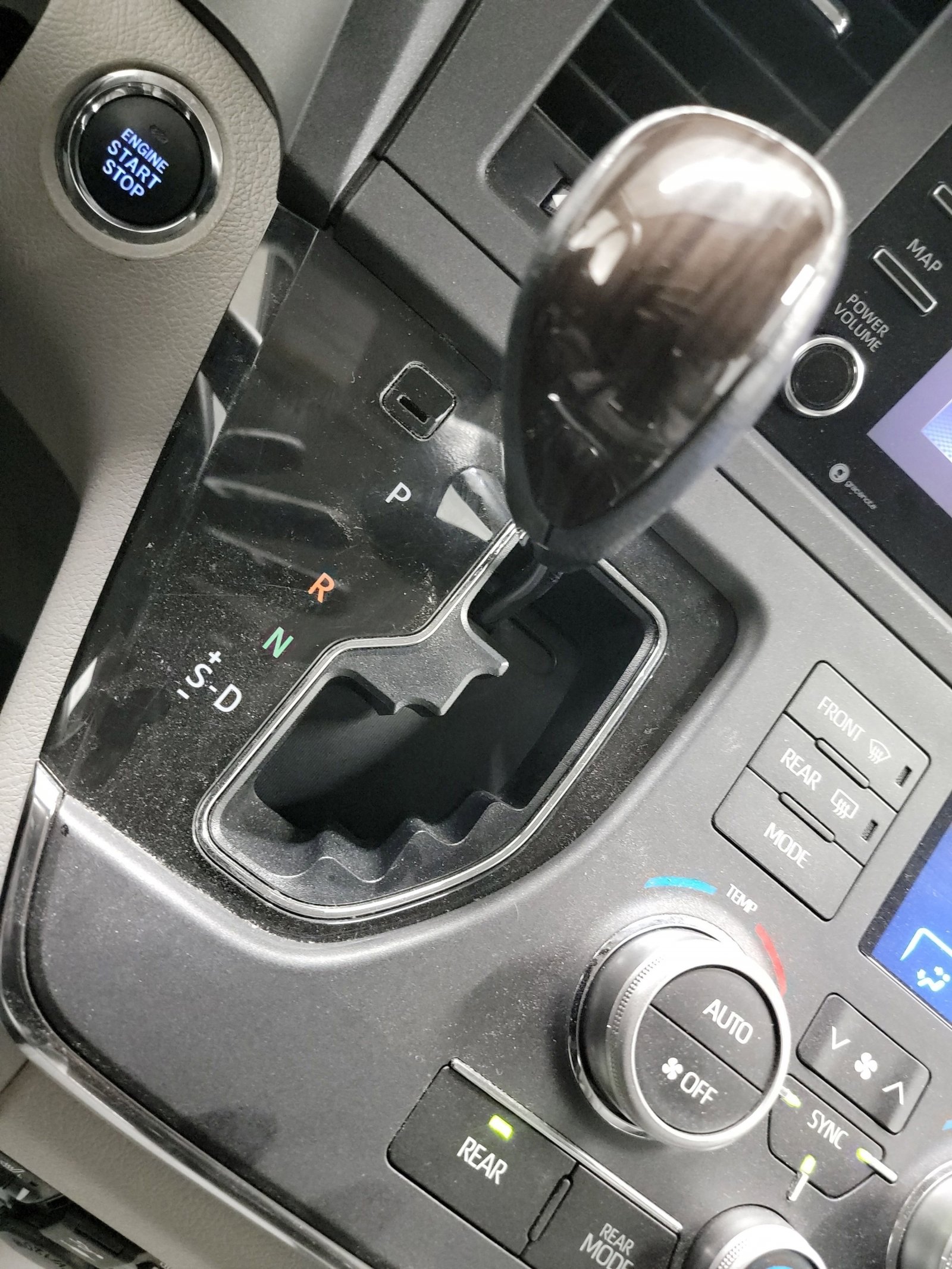 Used 2019 Toyota Sienna XLE image 27