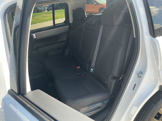 New 2026 Hyundai Santa Fe SE image 10