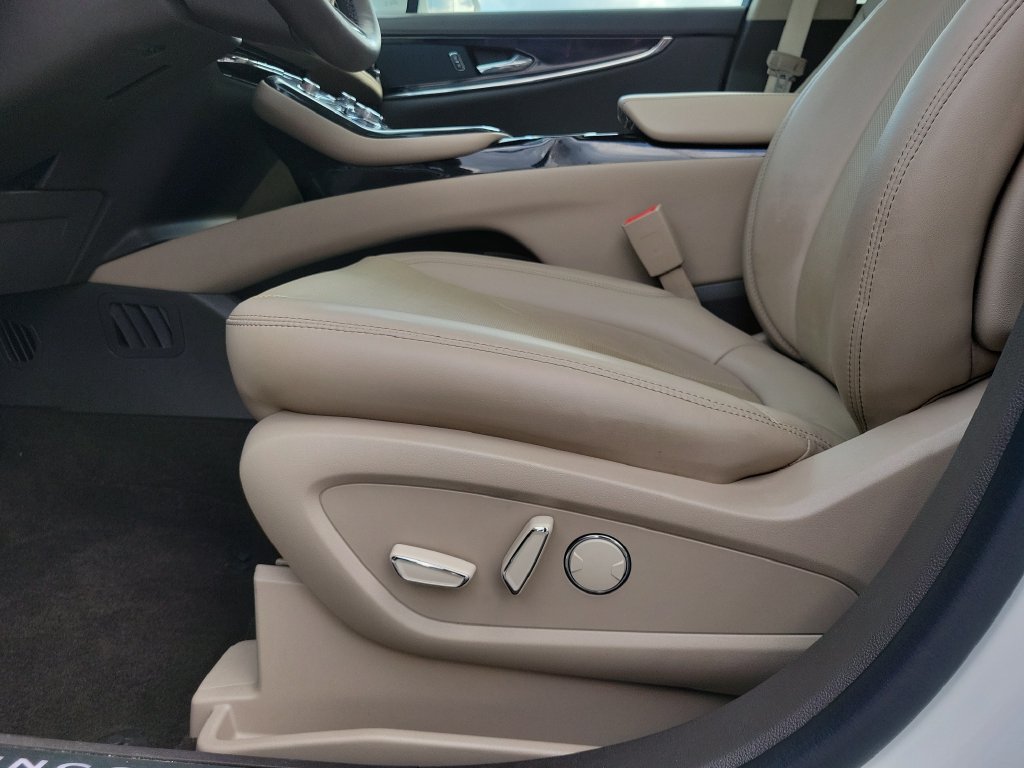 Certified 2023 Lincoln Nautilus Reserve AWD/4WD image 19