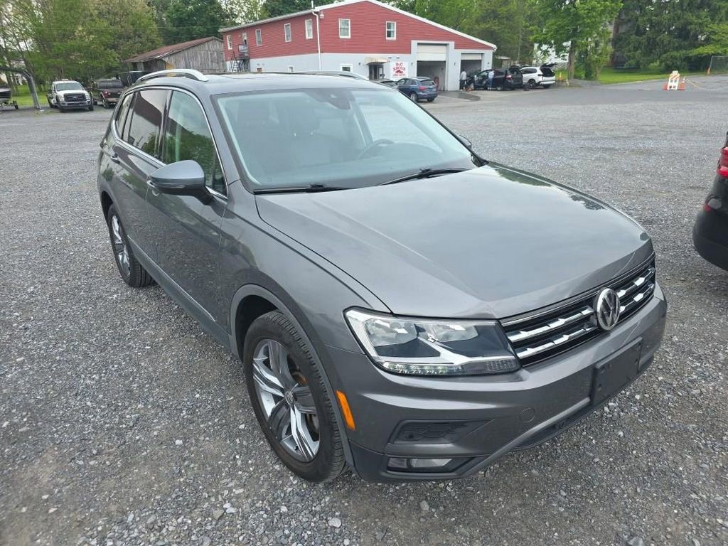 Used 2020 Volkswagen Tiguan SEL AWD/4WD image 3