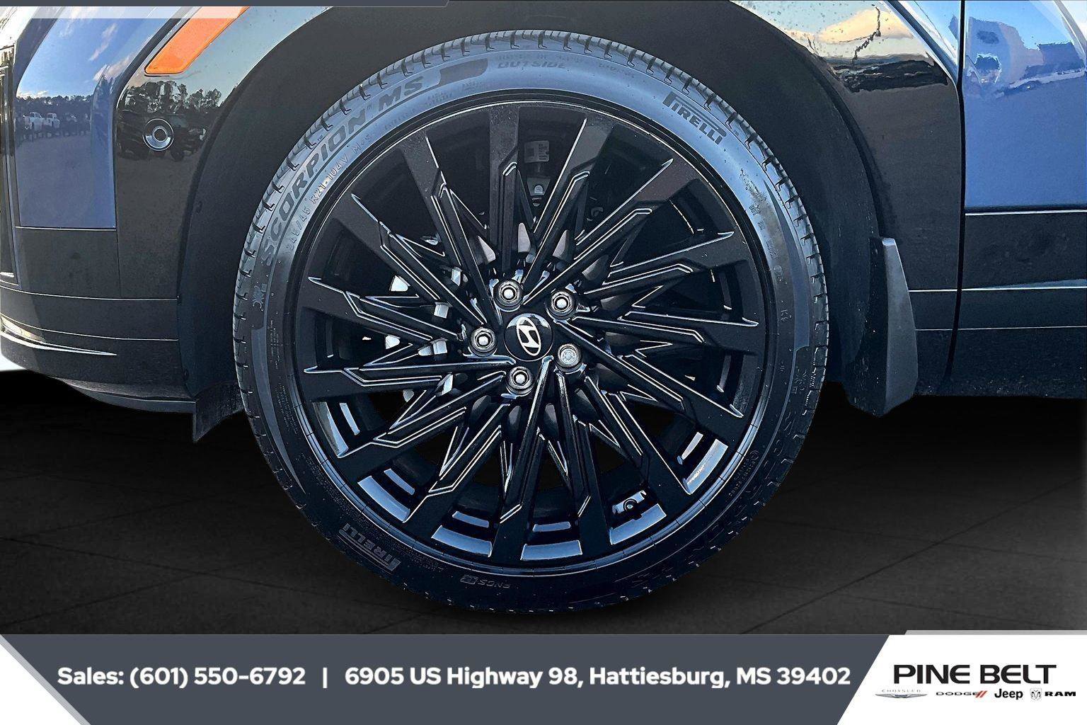 Used 2025 Hyundai Santa Fe Calligraphy image 8