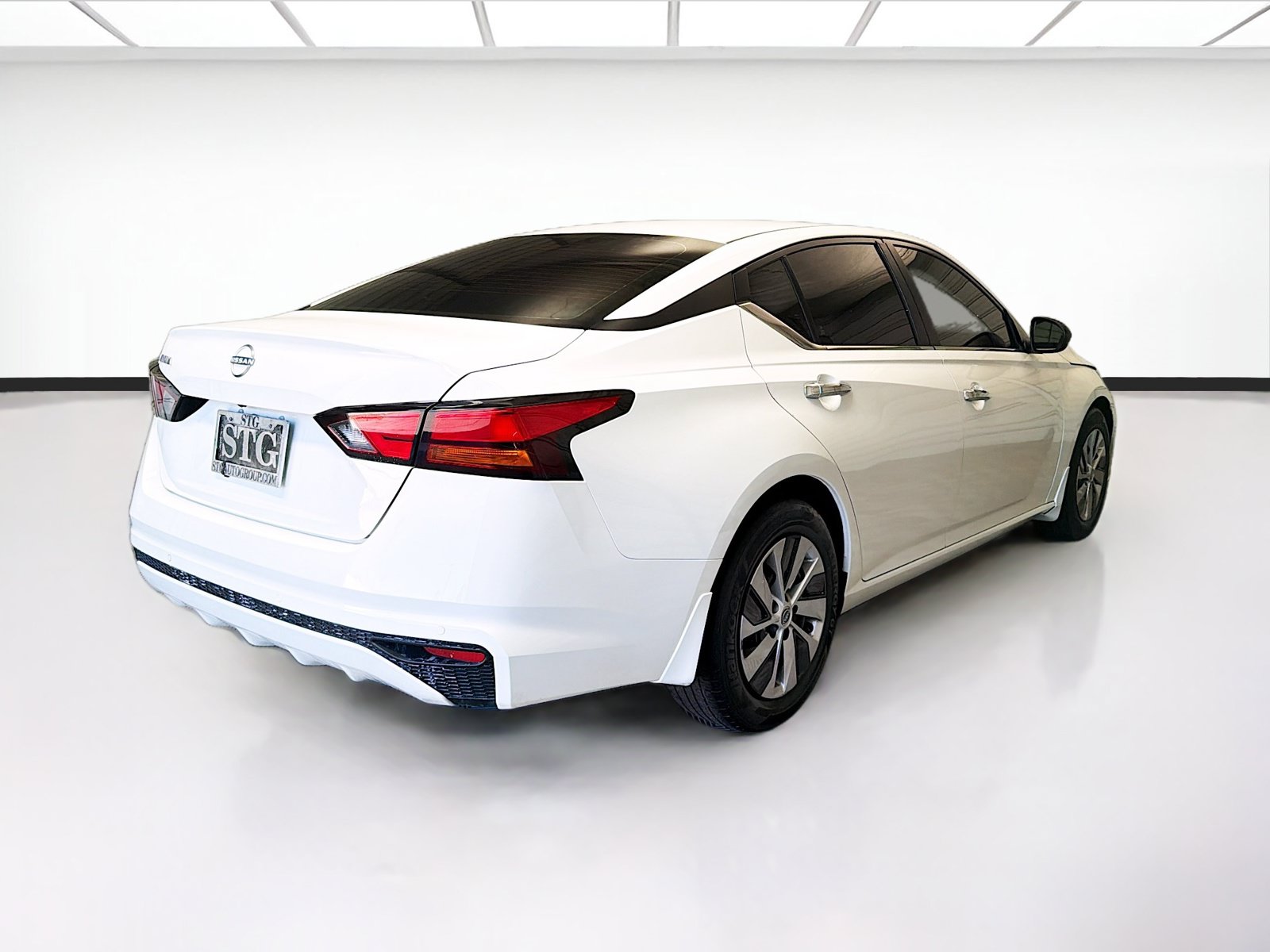 Used 2024 Nissan Altima 2.5 S FWD image 4