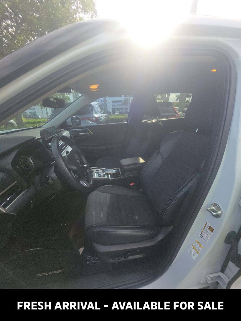 Used 2024 Mitsubishi Outlander SE FWD image 8