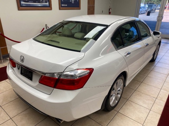 Used 2015 Honda Accord EX image 3