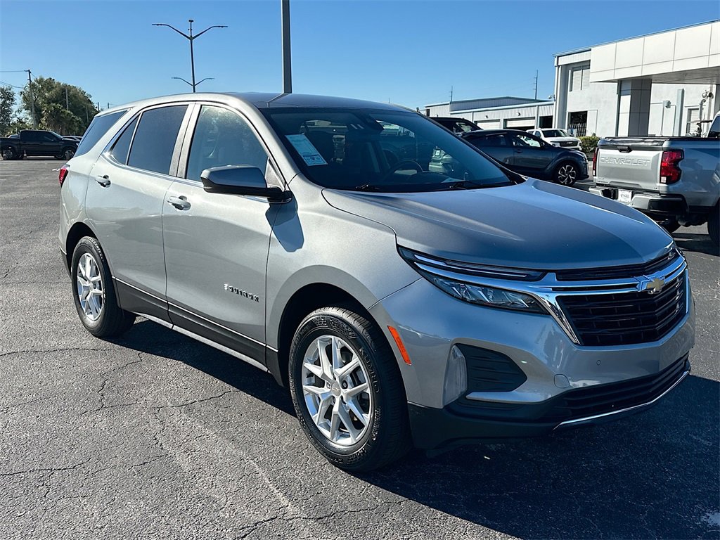 Used 2024 Chevrolet Equinox LT image 3