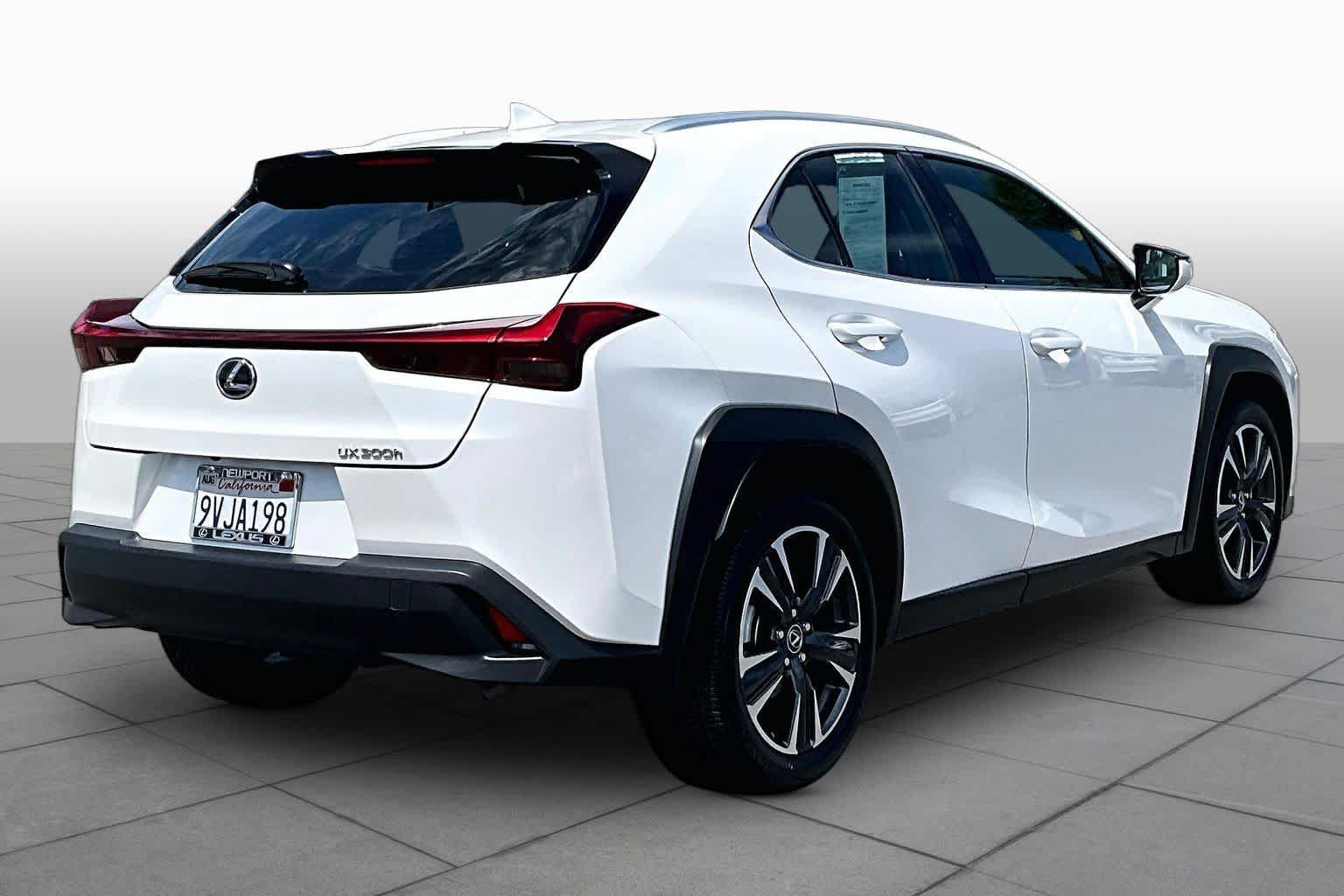 Used 2025 Lexus UX 300h FWD image 12