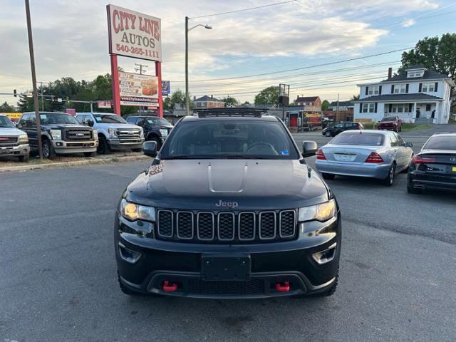 Used 2017 Jeep Grand Cherokee Trailhawk AWD/4WD image 3