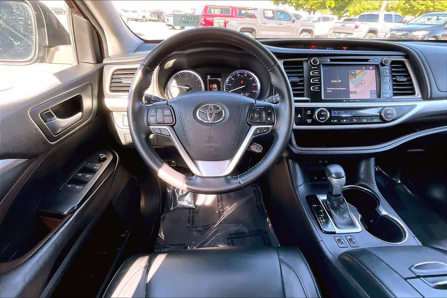 Used 2018 Toyota Highlander XLE image 5