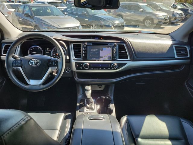 Used 2016 Toyota Highlander XLE image 17