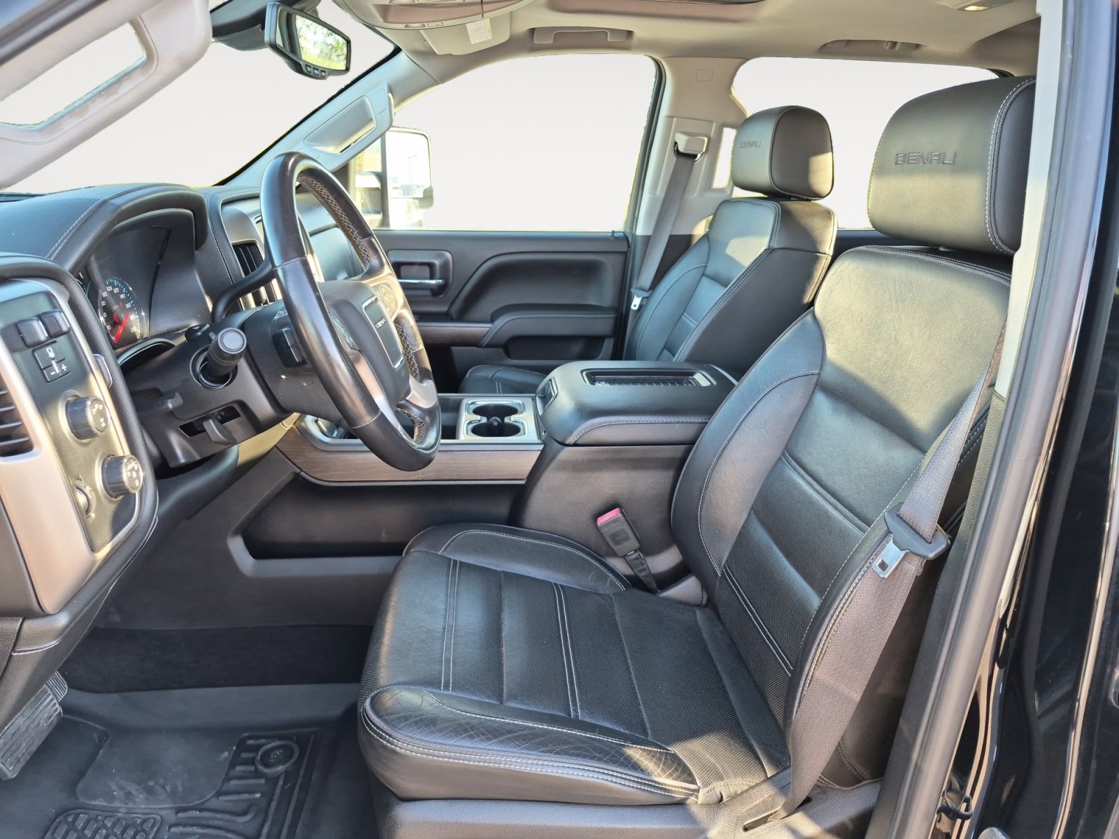 Used 2018 GMC Sierra 3500 Denali image 21