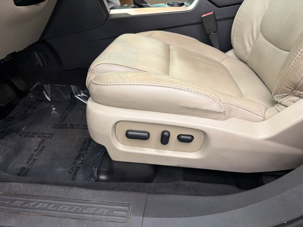 Used 2014 Ford Explorer XLT w/ Equipment Group 202A FWD image 10