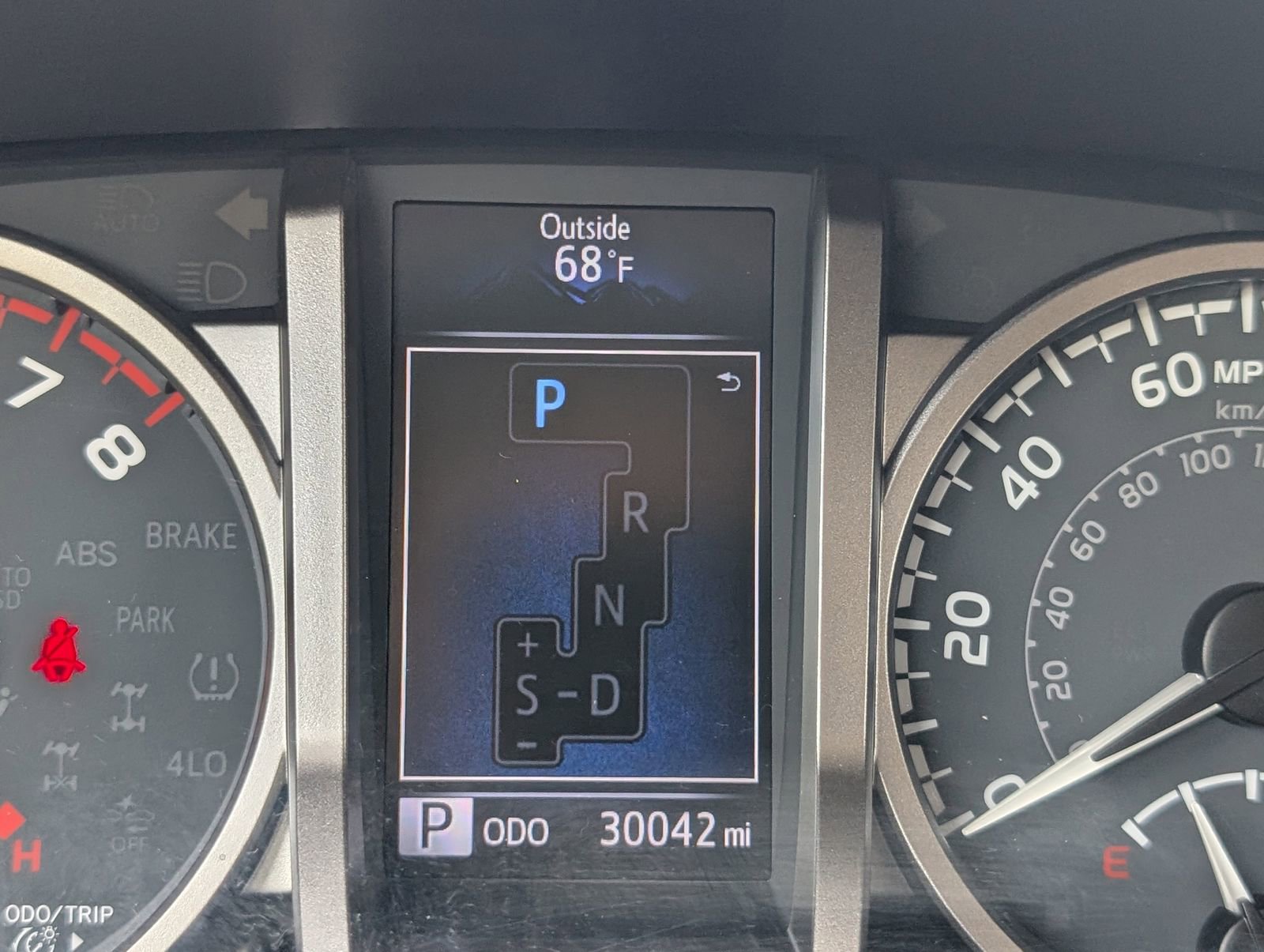 Used 2021 Toyota Tacoma SR5 w/ Blackout Package (TMS) image 6
