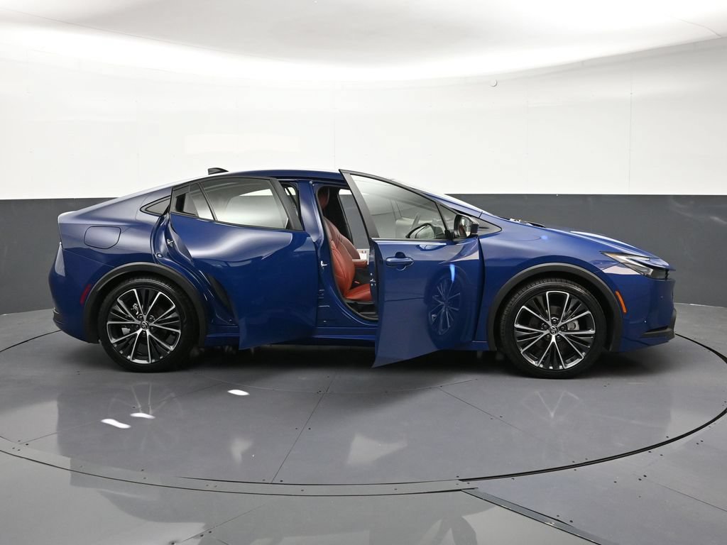 Used 2026 Toyota Prius Plug-In Hybrid FWD image 33
