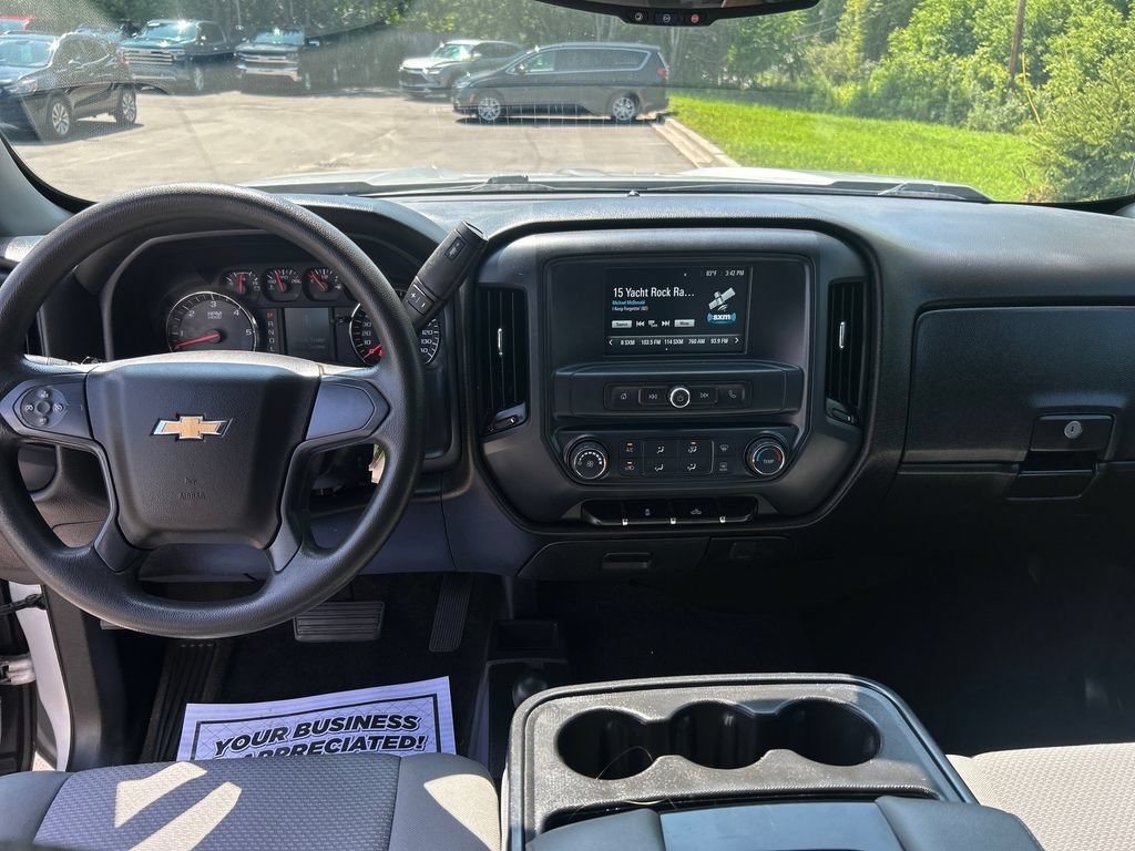 Used 2018 Chevrolet Silverado 1500 Custom w/ Custom Value Package AWD/4WD image 15